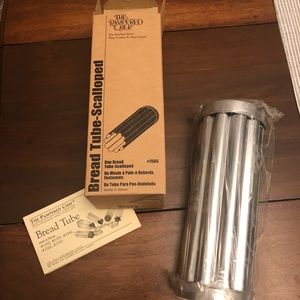 Pampered Chef Bread Tube Scalloped